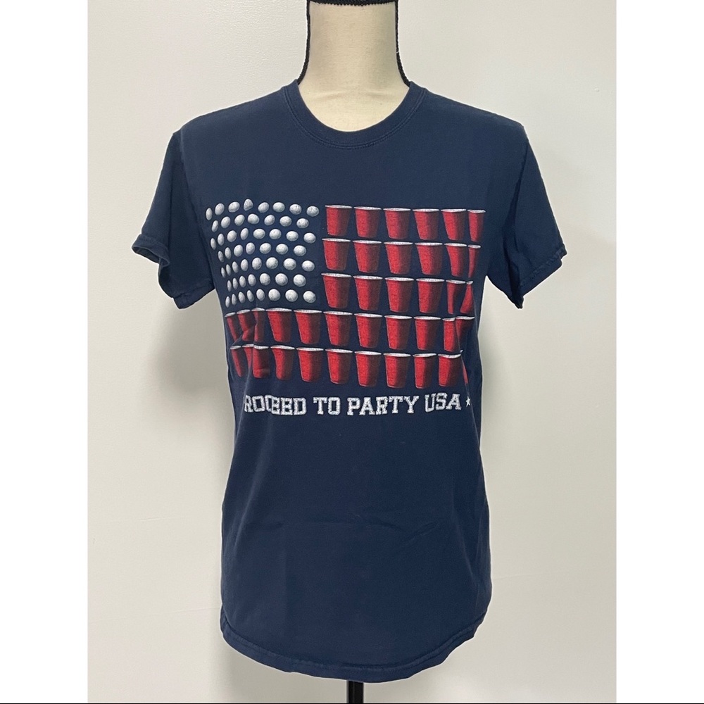 Flag Short Sleeve T-Shirt Beer Pong Red White Blue Size S